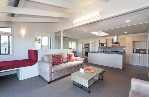 Okiato Cottage | The Tide Watcher - Okiato Holiday Home