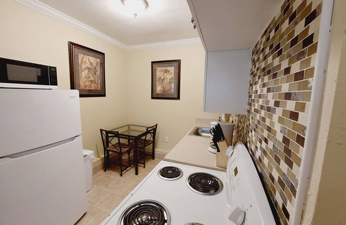 Sanford Cottage | The Tiny House Cottage @ Downtown Sanford