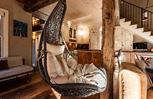 Crested Butte House | The Top Rated Home in Crested Butte! Best Location, Hot Tub & Steam Shower!