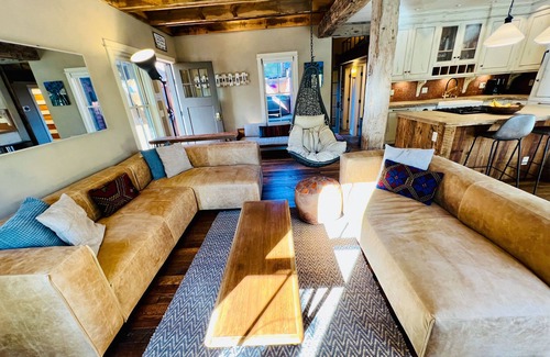 Crested Butte House | The Top Rated Home in Crested Butte! Best Location, Hot Tub & Steam Shower!