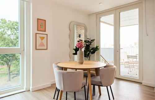 Tottenham Green Apartment | The Tottenham Escape - Lovely 2BDR Flat with Balcony