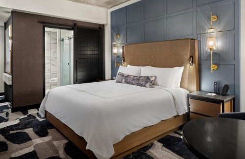 Milwaukee Hotel | The Trade, Autograph Collection