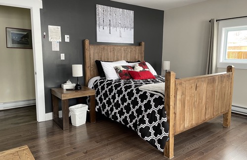 Deer Lake House | The Trailway Hub, ideally located in Deer Lake, 10 minutes from the airport.