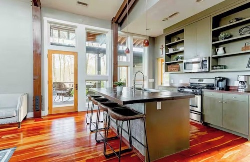 Smithville Cabin | The Treehouse of Center Hill Lake