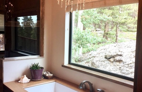 Black Hawk Ski Chalet | The Treetop Lodge at Black Hawk - MOUNTAINS! Everywhere You Look!
