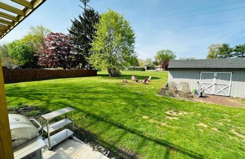 Yardville-Groveville House | The Trenton Two 2BR Peaceful Oasis with Patio