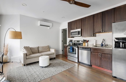 Downtown Charleston Apartment | The Trifecta at 493 - 3 Suites - On King!