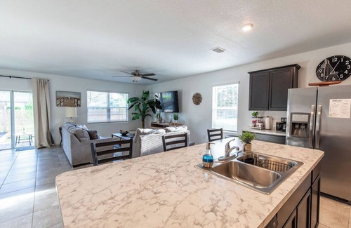 Sebastian Highlands House | The Tropical Haven Getaway