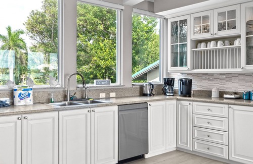 Captiva House | The ultimate Captiva vacation home! Enjoy breathtaking water views!