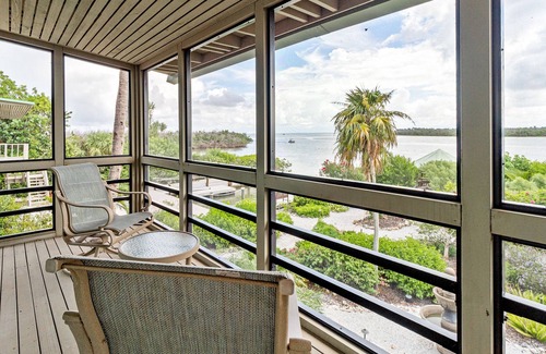 Captiva House | The ultimate Captiva vacation home! Enjoy breathtaking water views!