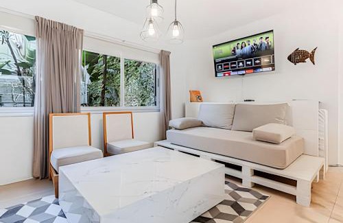 Palermo House | The Ultimate Palermo Soho Oasis BBQ and Jacuzzi!