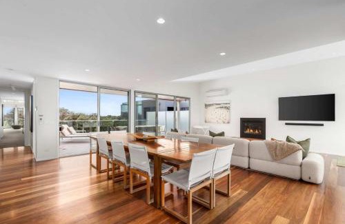 Torquay House | The Ultimate Sands Retreat Pool Beach & Golf
