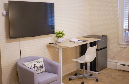 College Hill Apartment | The Underwood-Hale House