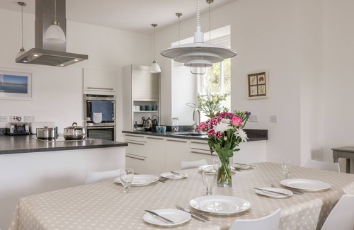 Saint Martin House | The Upper Deck