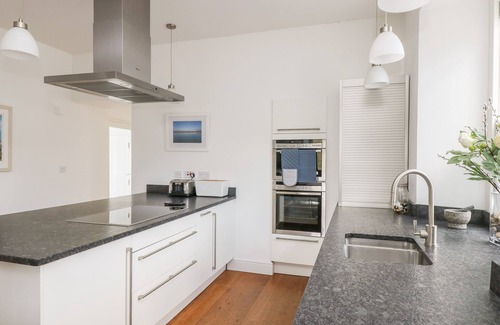 Saint Martin House | The Upper Deck