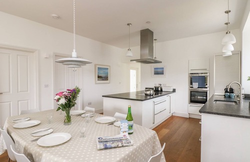 Saint Martin House | The Upper Deck