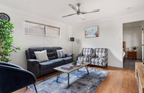 Wentworthville Villa | The Urban Cozy Cottage - 5 Mins to Parramatta or Westmead Hospital or WSU