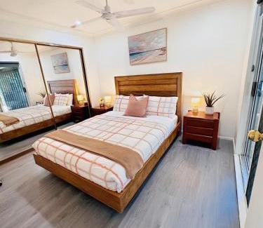 Wentworthville Villa | The Urban Cozy Cottage - 5 Mins to Parramatta or Westmead Hospital or WSU