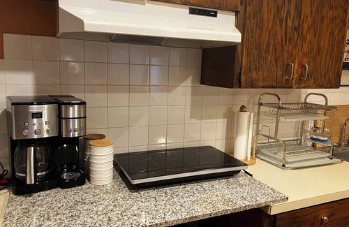 Ardenwald Apartment | The Urban Nature Hideaway - 1BR close-in private garden apartment