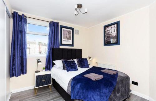 Niddrie House | The Urban Nest - Vibrant 3 Bed Home with Garden