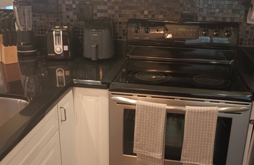 Sailboat Bend Apartment | The Urban Paradise, Minutes to Las Olas, Beaches, Shopping, and Restaurants