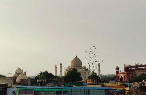 Taj Ganj Hotel | The Vacation Villa