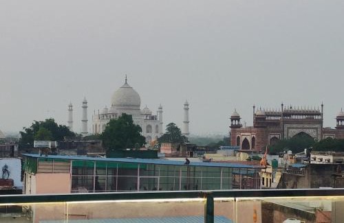 Taj Ganj Hotel | The Vacation Villa