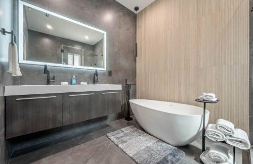 Valley Glen House | The Valley Nest Backyard Gameroom