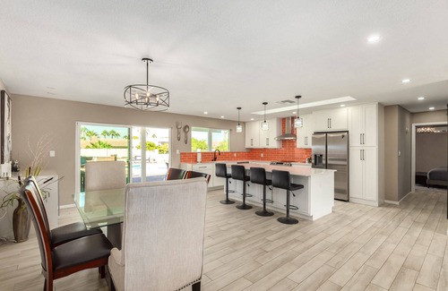 Paradise Valley Village House | The Valley View- Phoenix/Heated Pool/Mountain and City Views/Hiking/Rooftop