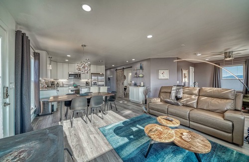 Moffat House | The Valley Vista! Includes 2 passes to Joyful Journey Hot Springs!