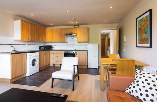 Belfast Apartment | The Van Gogh- Unique 1 bd (Gold Short Term Stays)