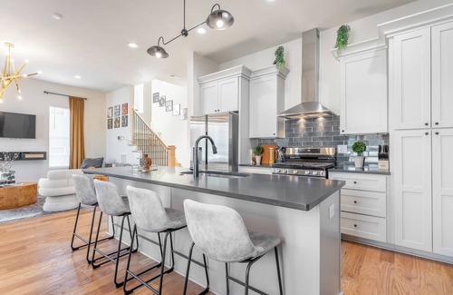 North Nashville House | The Vault Royale - Joint Condos for Groups