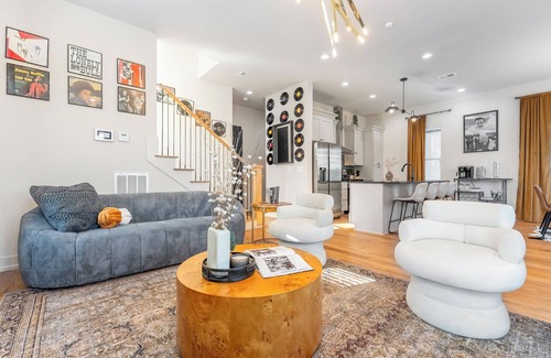 North Nashville House | The Vault Royale - Joint Condos for Groups