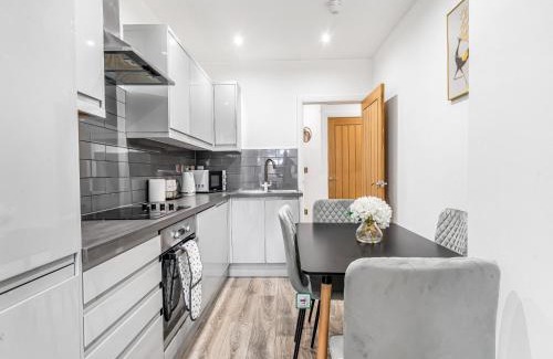 Leicester City Centre Apartment | The Velvet Nest 2BR 2BA