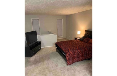 Sandy Springs Apartment | The Velvet Room Comfy LOFT in Atlanta GA