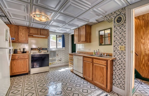 Leadville House | The Victorian Aspen Grove- 2bd w/ Sauna & Gym