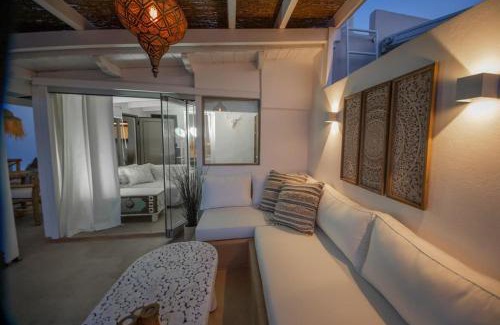 Milos Villa | The View