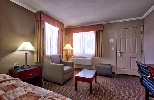 Oak Creek Hotel | The Views Inn Sedona