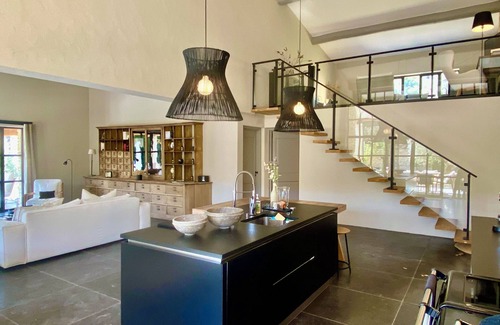 Menerbes Villa | The Villa Azul, near Ménerbes with 5 bedrooms, air conditioning