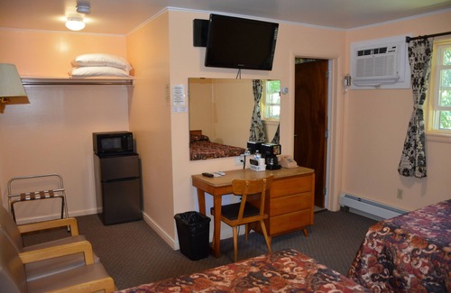 Richfield Springs Hotel | The Village Motel