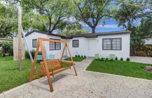 Northeast Miami Apartment | The Village Residences