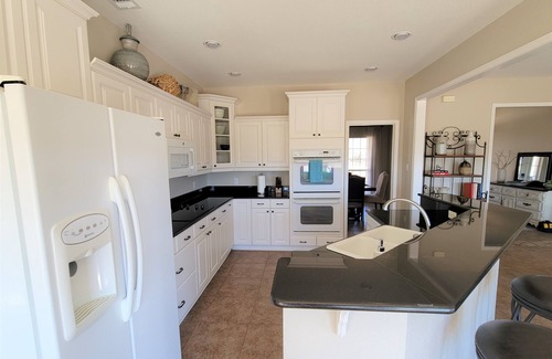 Marble Falls House | The Vineyard Vista - wildflowers, fire pit, near state parks, wineries, lakes