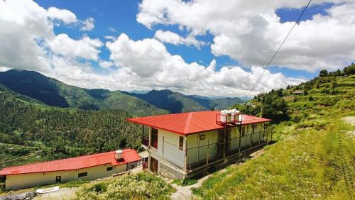 Kanatal Hotel | The Vintage Hill Village - Himalayan Boutique Resort