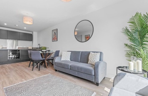 Vauxhall Apartment | The Vintara Apartment | Central | 2Bed | Parking