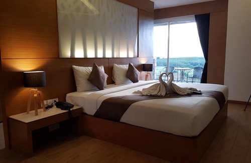 Danok Hotel | The Vista Hotel