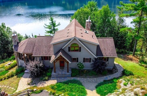 Val-des-Monts Ski Chalet | The Vista - Magnificent Waterfront & Hot Tub