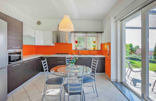 Treiso Apartment | The Vista Retreat N.2