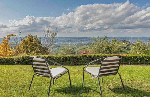 Treiso Apartment | The Vista Retreat N.2