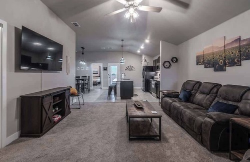 Lubbock House | The Wander Inn - 3BR/2BA - New Construction