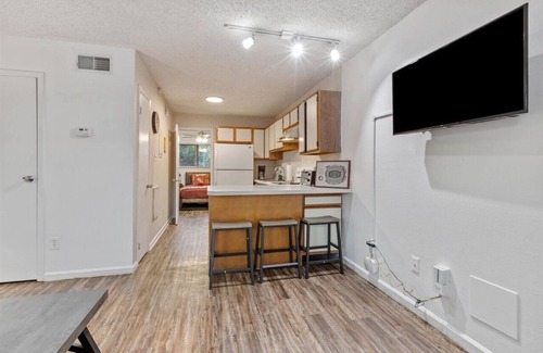 Tallahassee Condo | The Ward - Resort Style Gameday Condo